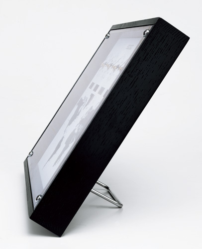 贈り物に好適！スタイリッシュな小型の世界時計を発売 | ニュース