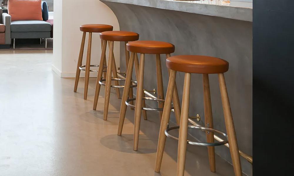 CH56 バースツール / オーク材 オイル仕上げ Thor332Carl Hansen & Son