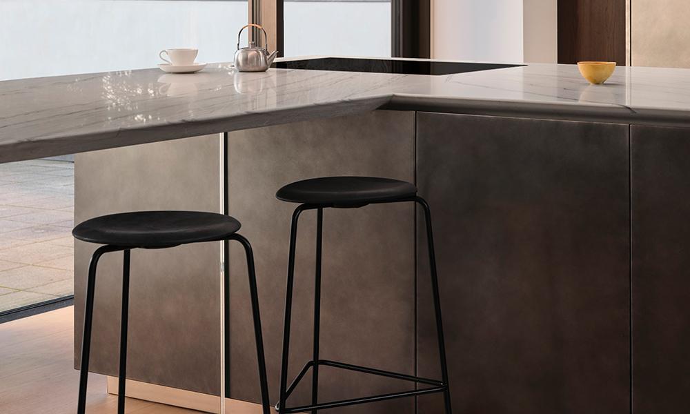 ドットスツール / ワイルドレザー ウォルナットFRITZ HANSEN（フリッツ