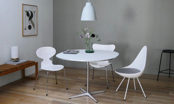 セブンチェア 3107 / ラッカー ホワイト / クローム脚FRITZ HANSEN