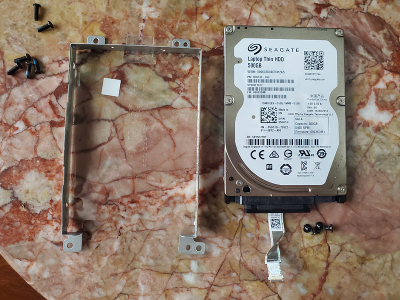 Dellのノートパソコン Vostro15 3558 の HDD が逝ったので SSD に換装