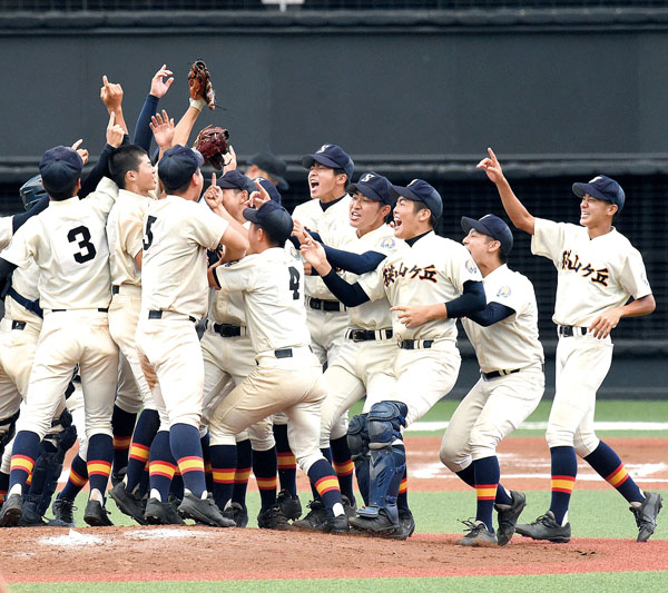 高校野球＞狭山ケ丘、創部61年目で初優勝 昌平に5―2 エース清水が2失点