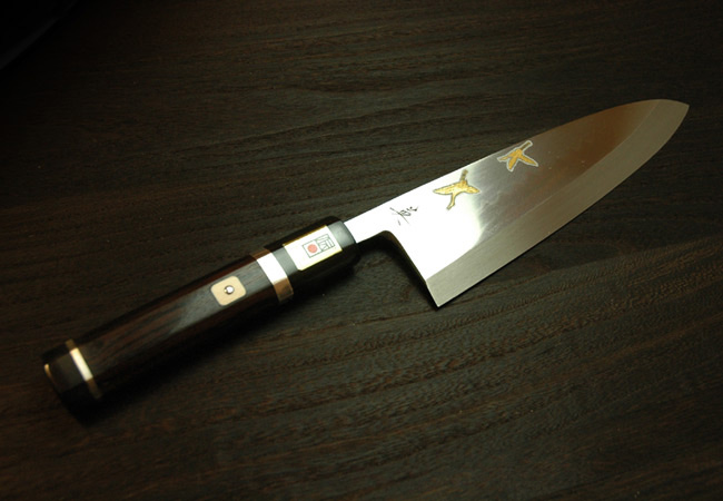 出刃包丁 本焼 8寸 黒檀 金象嵌(鶴) 鞘付 【包丁の＠堺英】