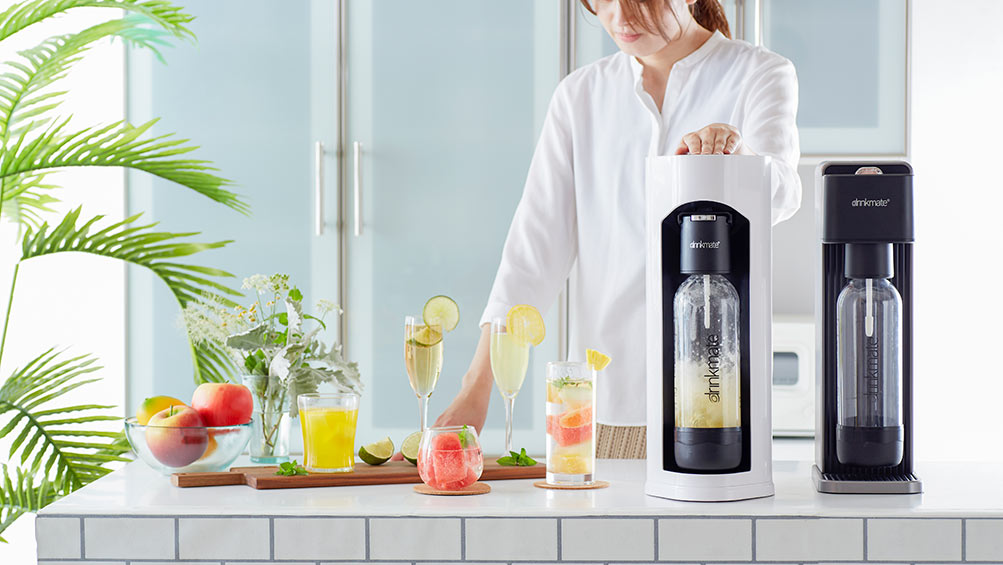 お好きな飲み物を炭酸に！画期的ソーダメーカー「ドリンクメイト