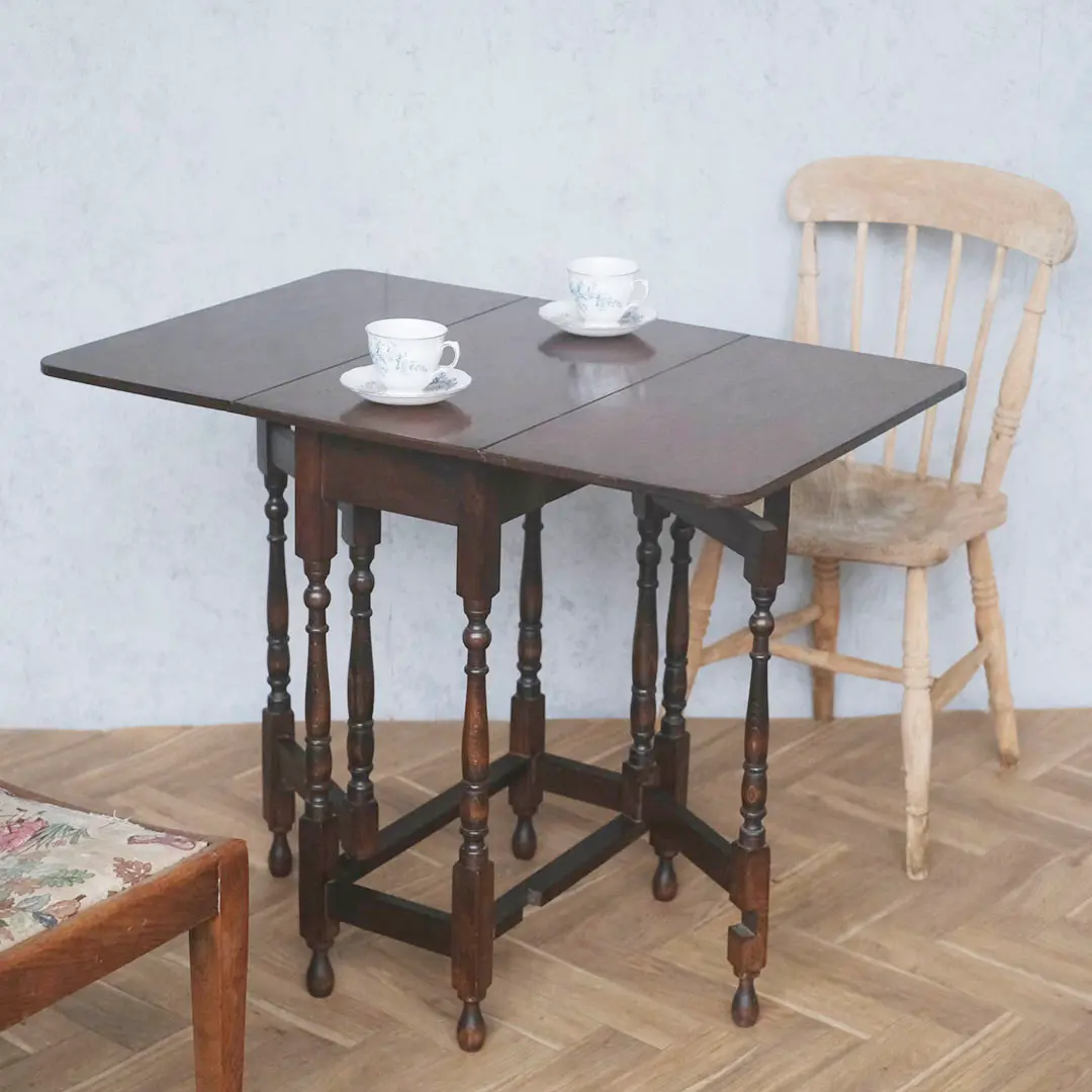 アンティークテーブルのオンライン商品 イギリスとフランスから洗練