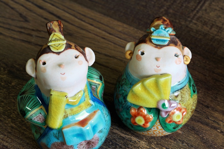 九谷焼の置物で、巡りゆく春夏秋冬を和やかに表現する道場八重さん