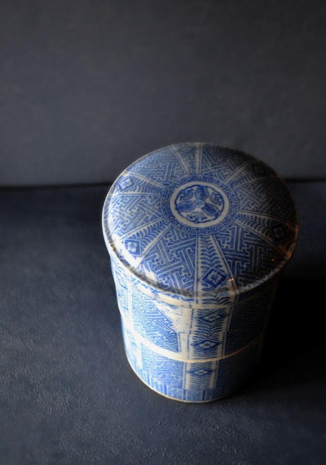 Anntique Sam's Collection 染付印判お重 紗綾形文様