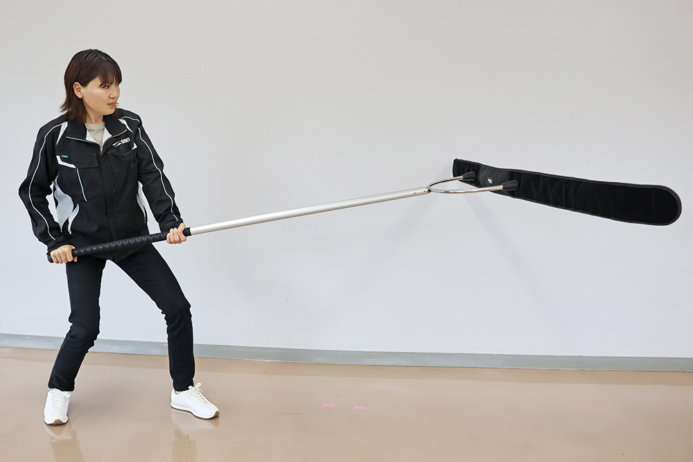 不審者を瞬間拘束する進化系さすまた「ケルベロス SC17」 | 佐野機工