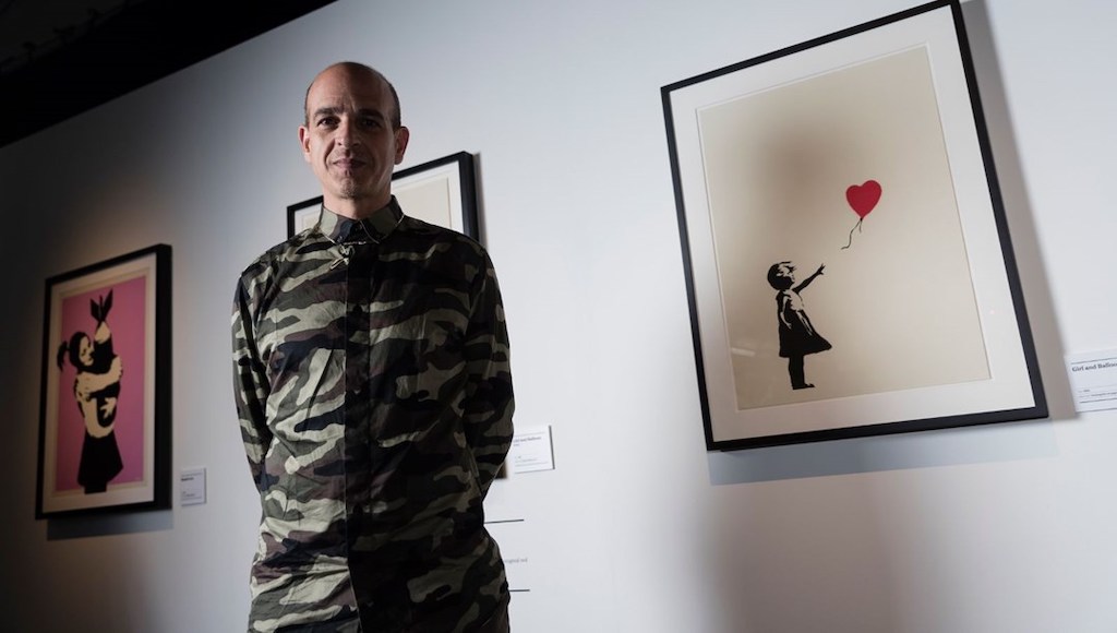 バンクシー本人をとらえた作品集『BANKSY CAPTURED』限定発売