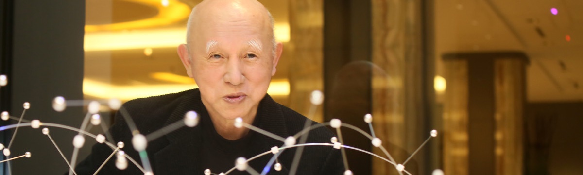 希望をイルミネーションへ。 札幌出身の造形家、伊藤隆道さん | 特集