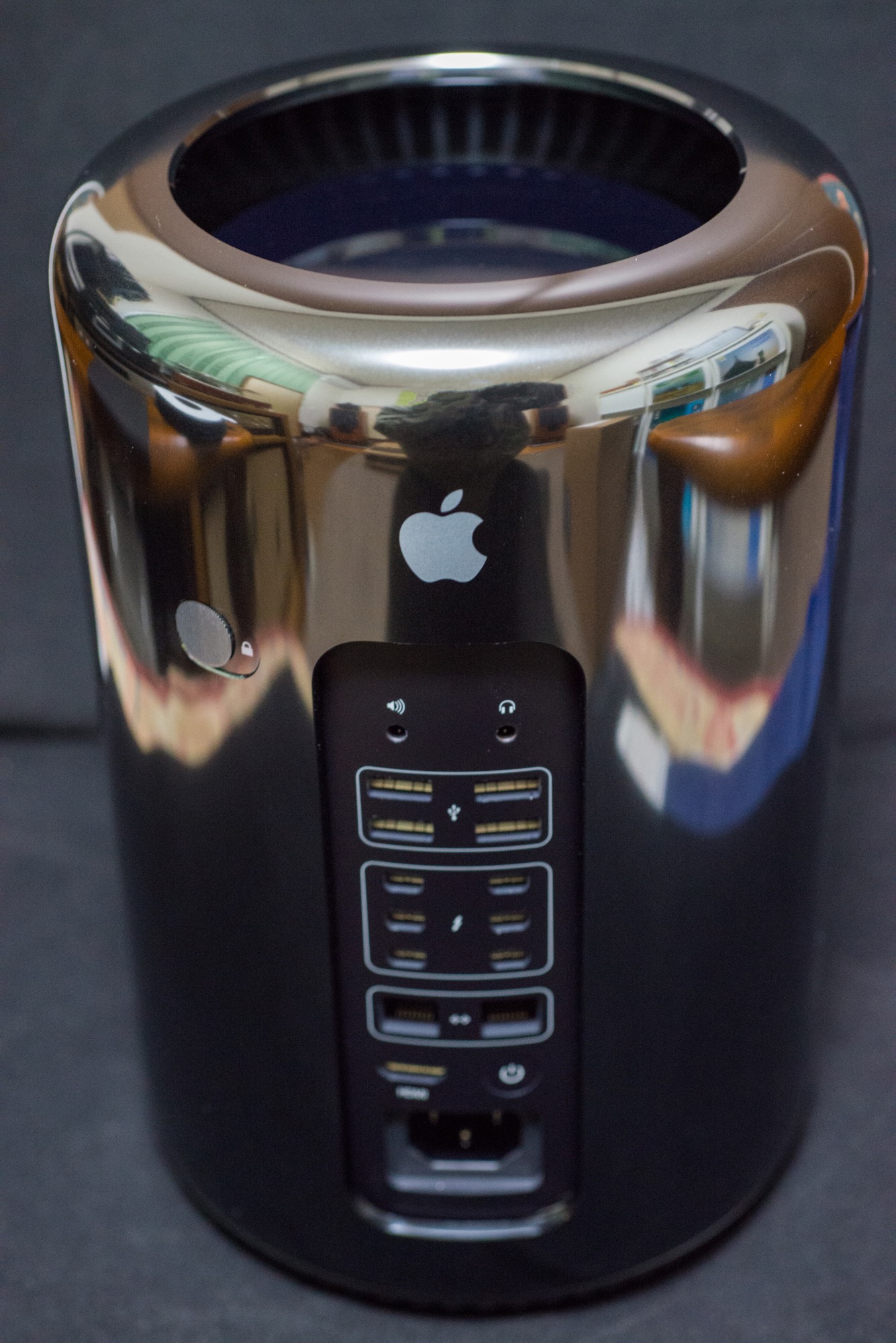 Mac Pro 2013 Xeon E5 6-Core | MacBSの日常生活的日記