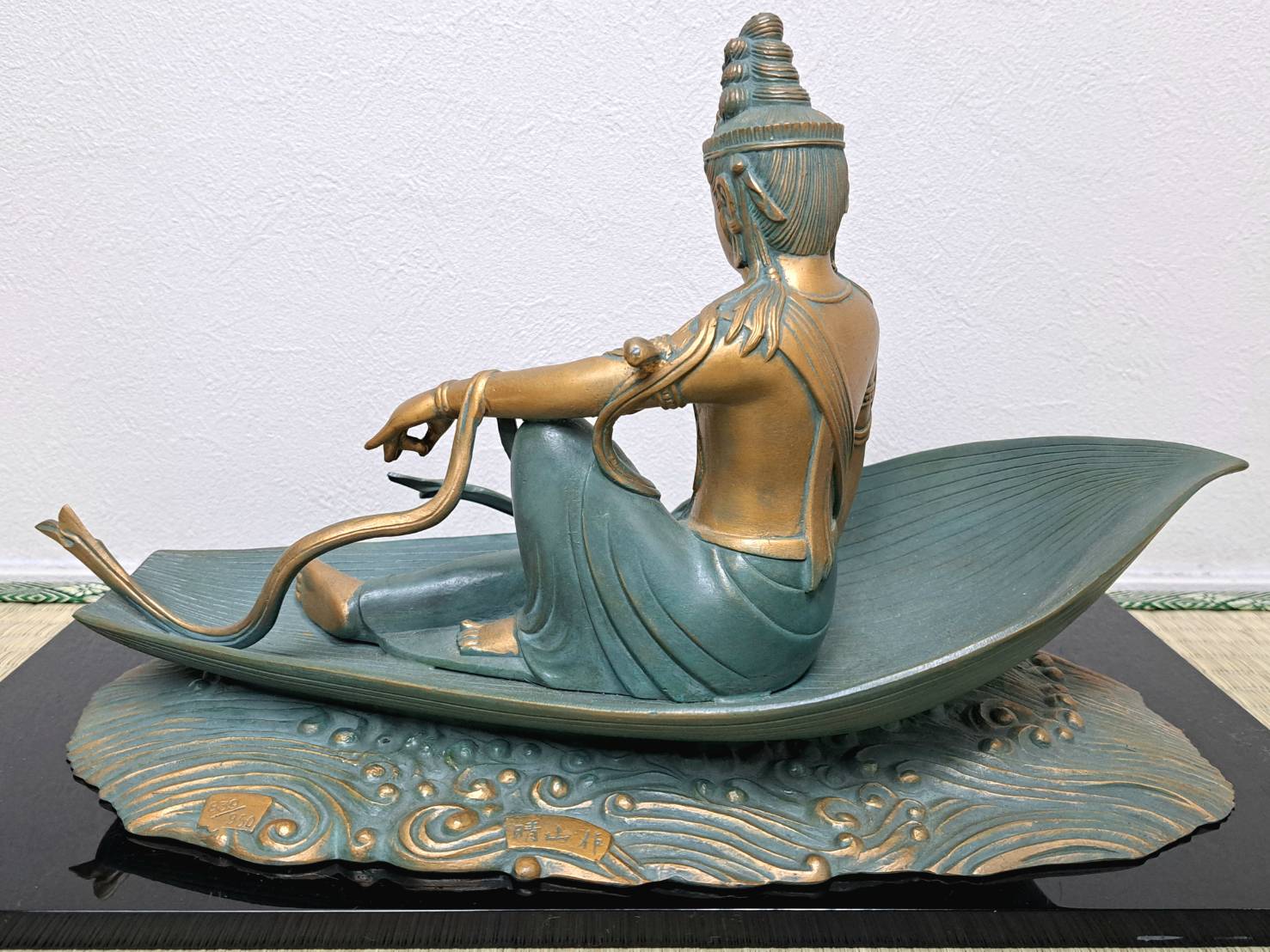 大仏師 長田晴山 ブロンズ｢一葉観音｣ | 新栄堂