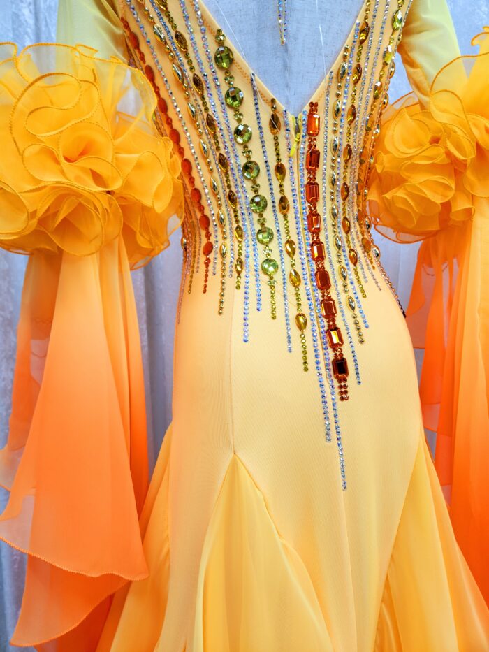 試着・レンタル・購入】社交ダンスドレス サフラン Mサイズ