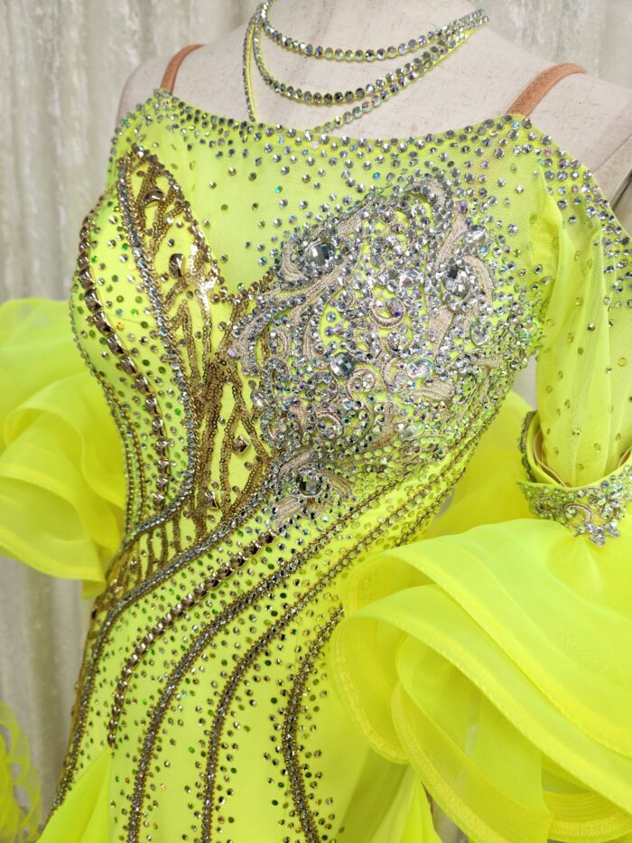 試着・レンタル・購入】社交ダンスドレス ライムカラー Mサイズ