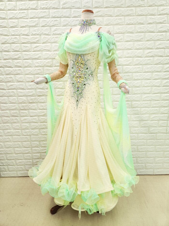 試着・レンタル・購入】社交ダンスドレス クリーム SMサイズ