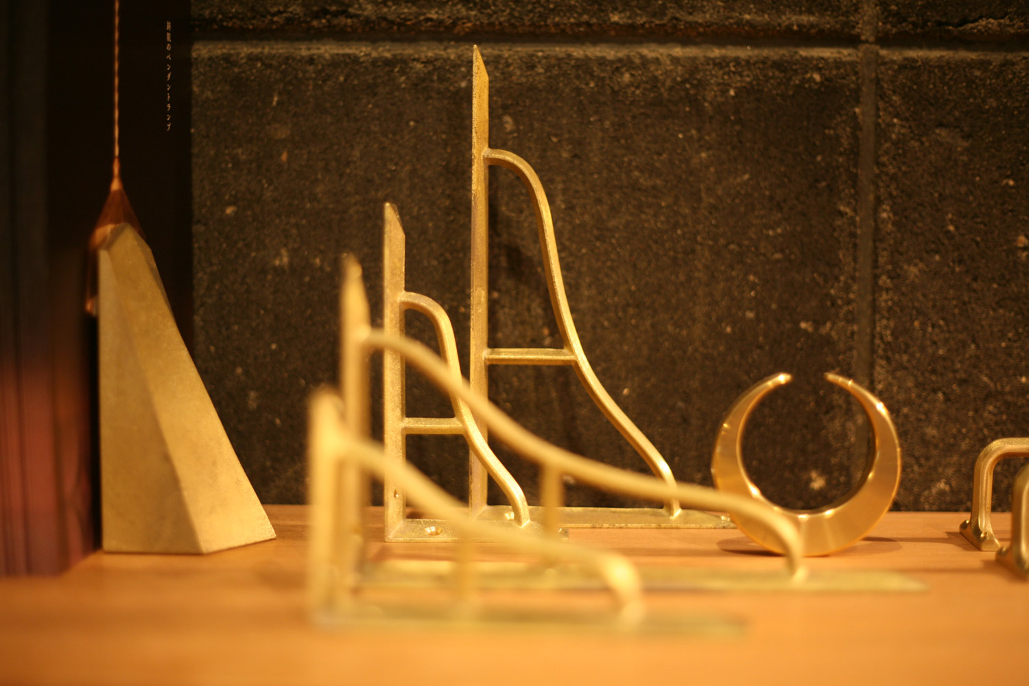 FUTAGAMI - 棚受け 全国送料無料 | 職人.com