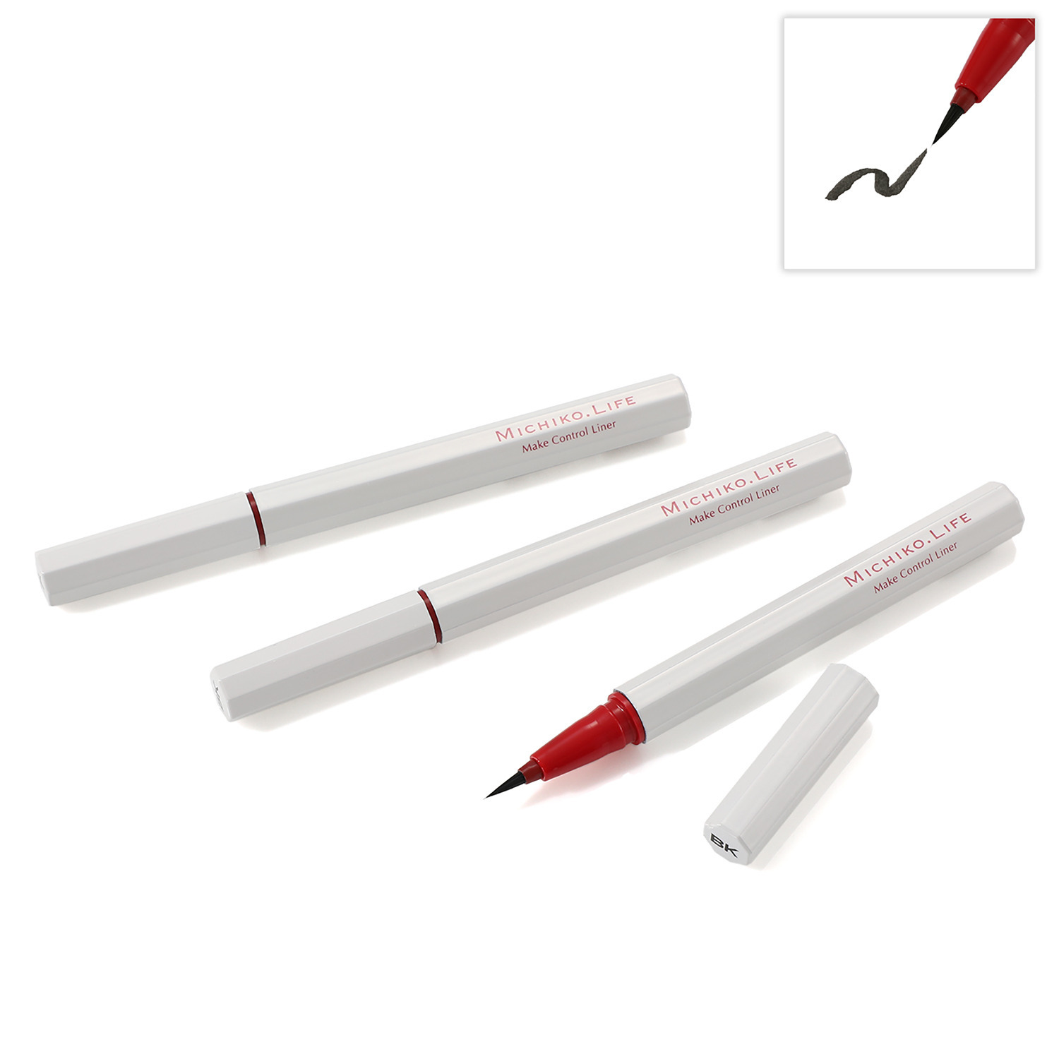 ミチコドットライフ にじみにくく 上品な目元を演出！ メイク