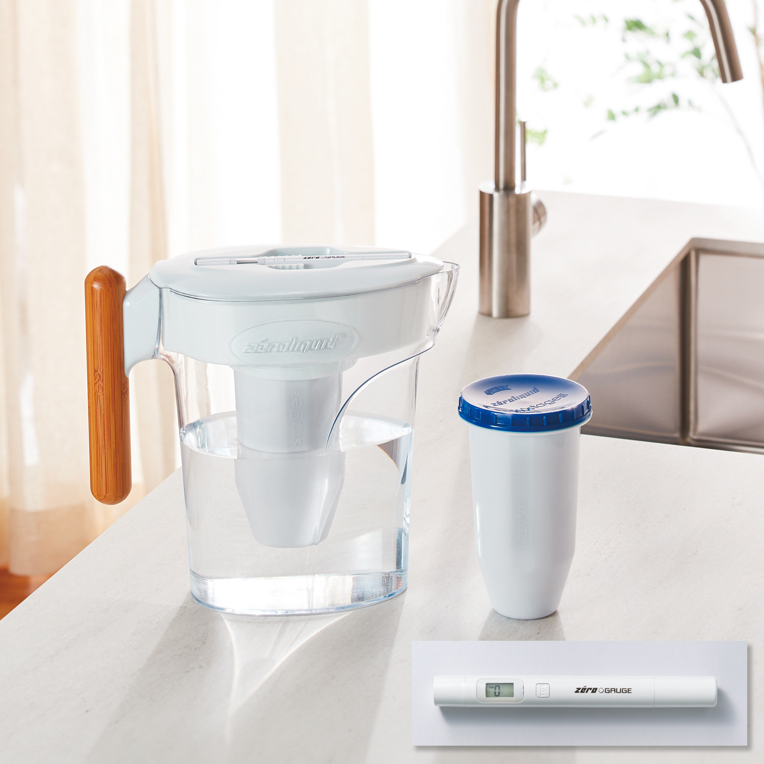 6層浄水フィルター搭載 素材の味を引き立てる ZEROピッチャー