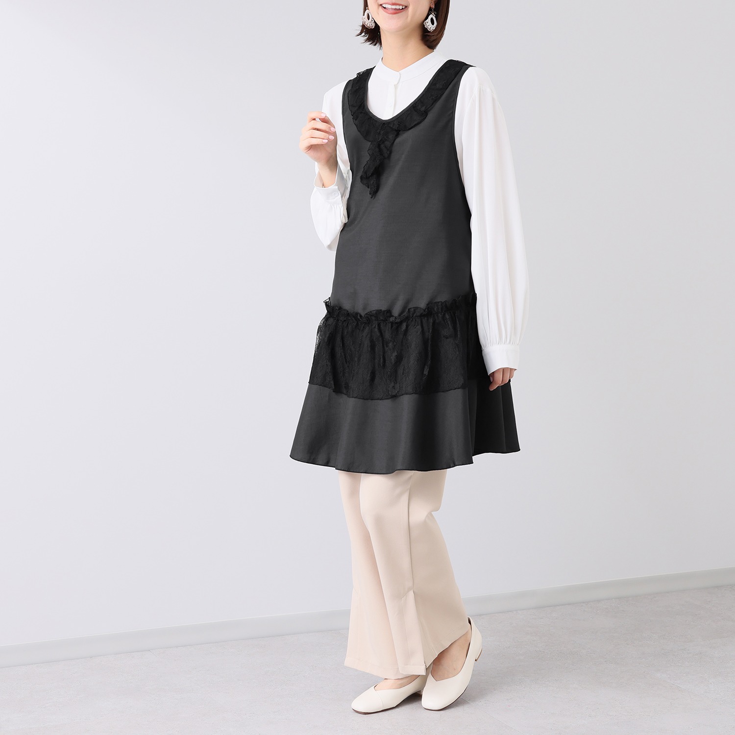 ゴブラン フリル エプロンドレス るいす ◯サイドリボンのフリル