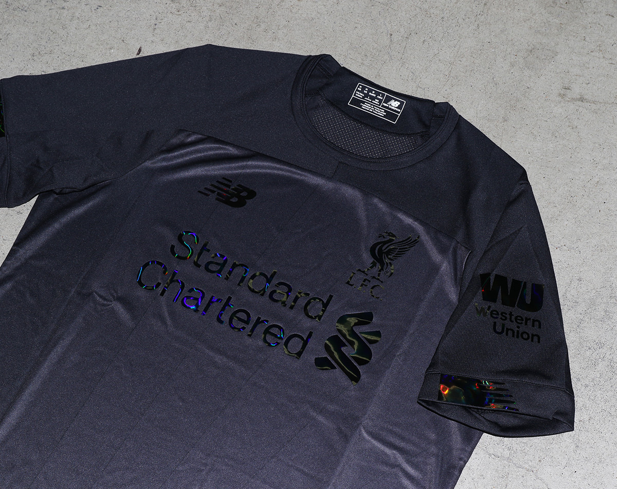 ニューバランス ”リバプールFC 19-20限定ブラックアウト ユニフォーム