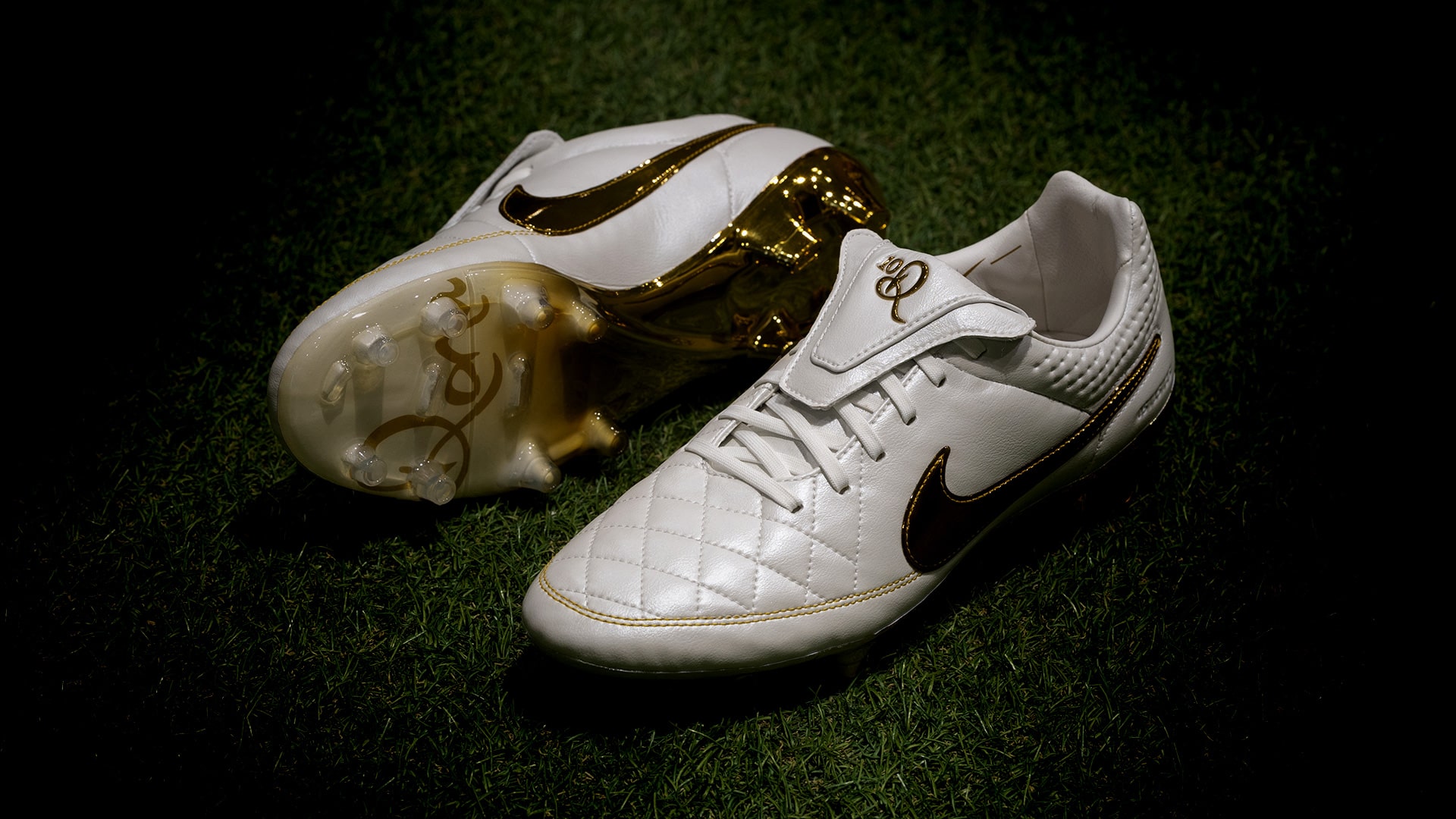 NIKE TIEMPO × RONALDINHO| NIKE（ナイキ） | サッカーショップKAMO