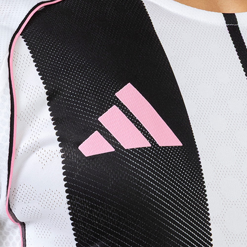 25-26 ユベントス HOME オーセンティックユニフォーム／サッカー