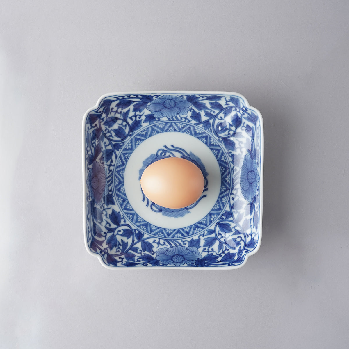 有田焼 染付 宝牡丹唐草 角切四方皿 15cm 李荘窯 - Studio1156