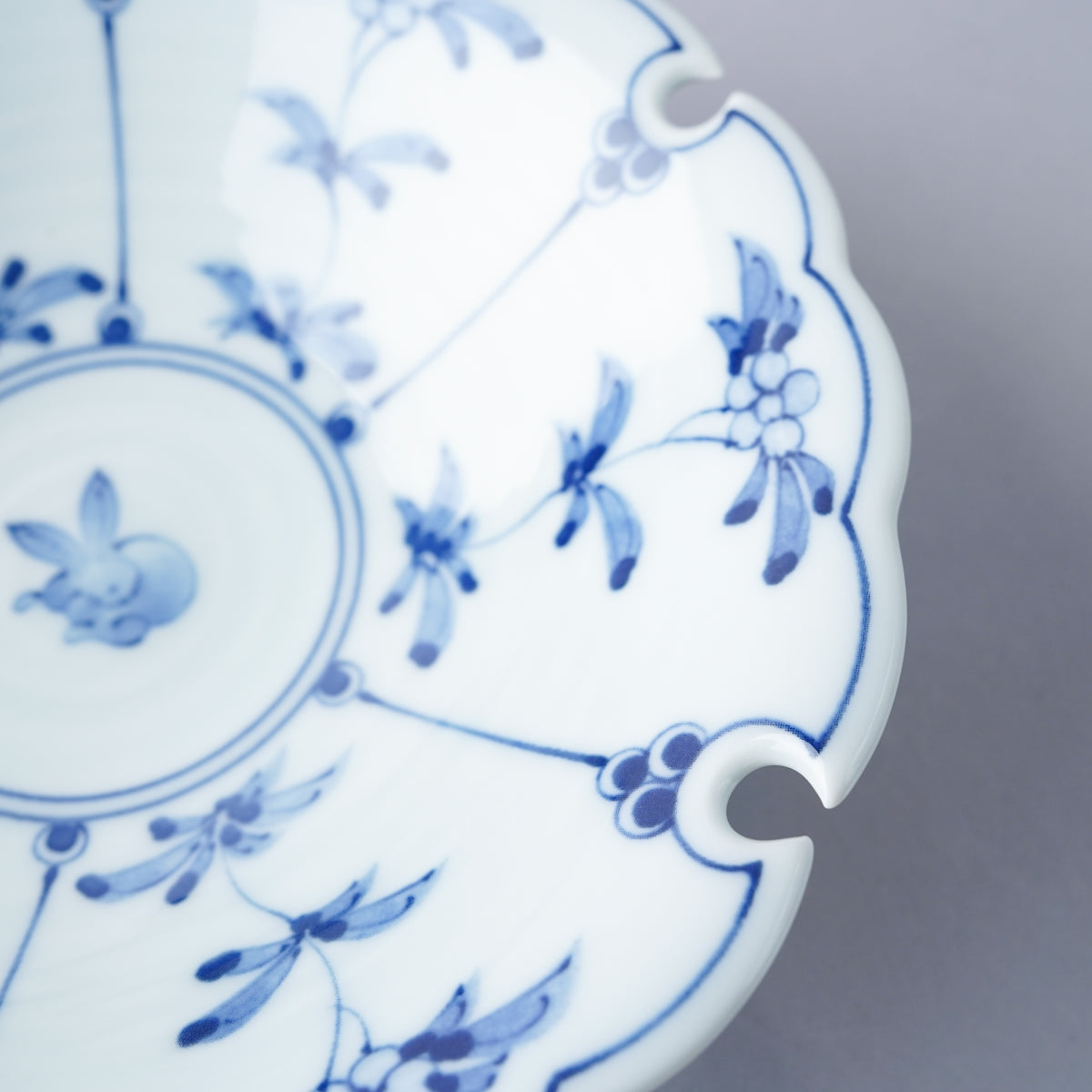 波佐見焼 染付 割草花兎紋 雪輪銘々皿 15.5cm 高山陶器の通販｜【公式