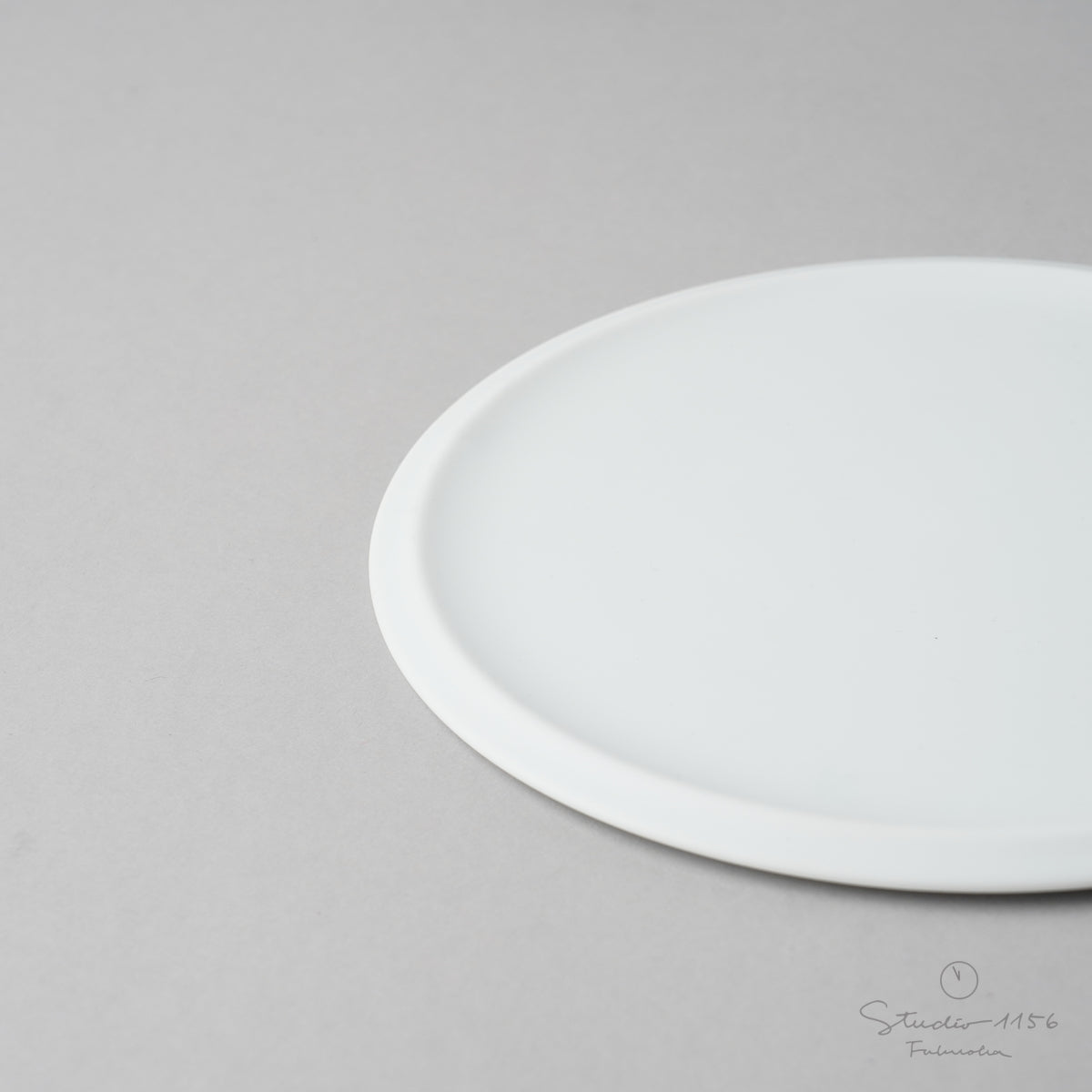 伊万里焼 フラットプレート w/ Rim 19.5cm 畑萬陶苑の通販｜Studio1156