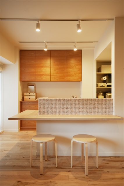 キッチンとダイニングをつなぐLDKの主役。 食事もできる「キッチン