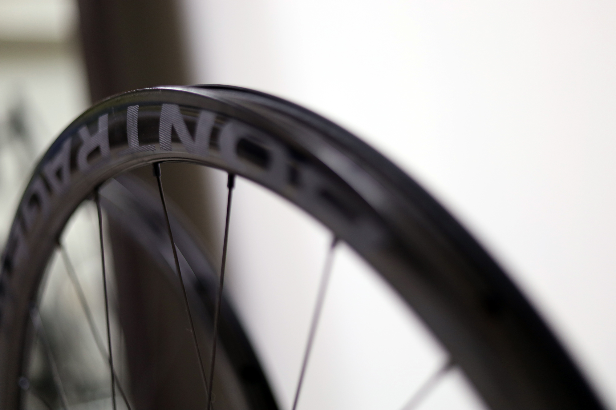 WINTER SALE］最強＆超軽のカーボンホイール、Aeolus RSL 37