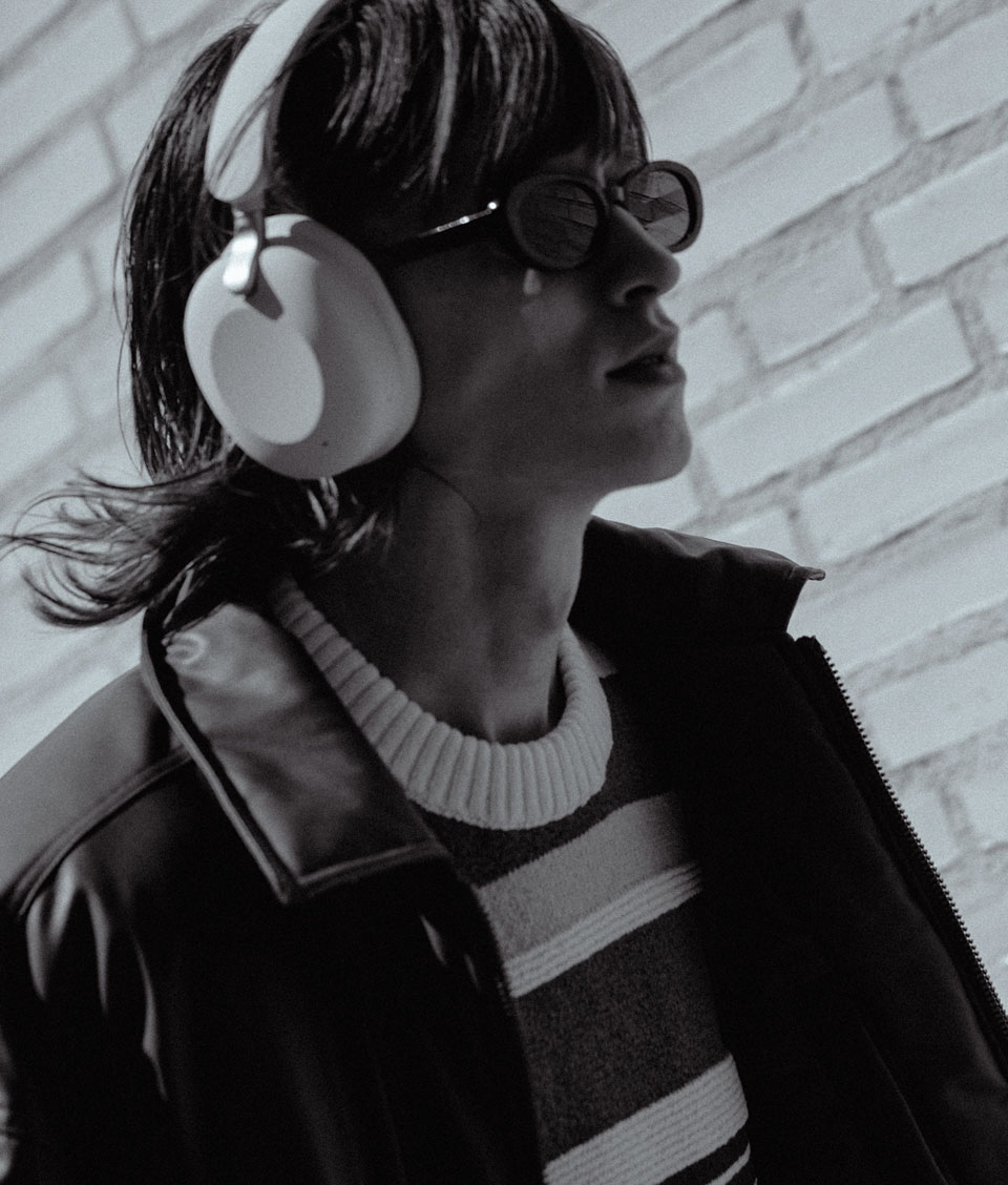 Sudio K2 Pro ホワイト | 密閉型ハイブリッドアクティブノイズキャンセ