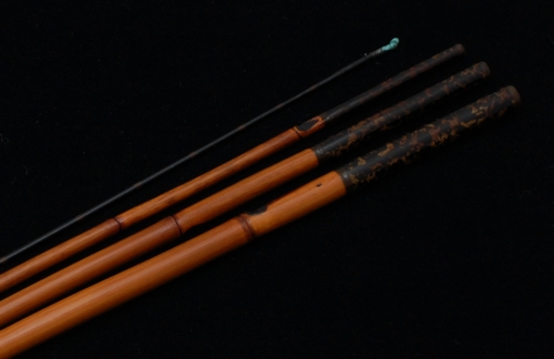 俊秀作 タナゴ竿 6寸元 4本継 64cm 高野竹 二節入 茶虫喰い塗り 黒竹