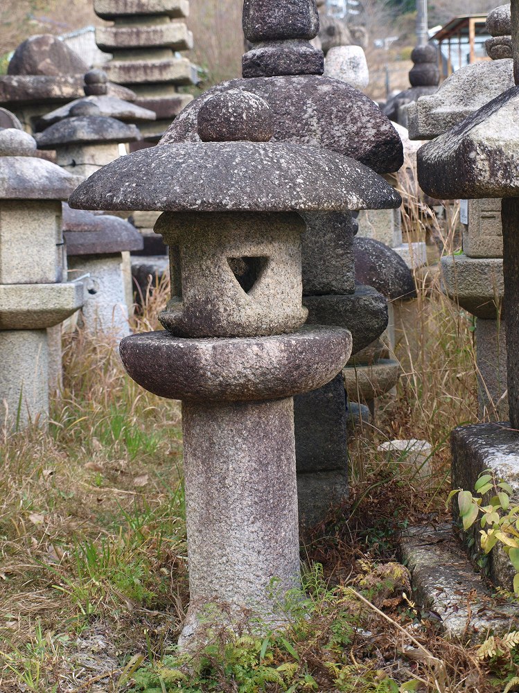 松琴亭 本御影石の製品案内愛知県岡崎市の石灯篭・水鉢蹲など石材製品