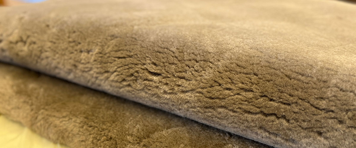 サイズオーダーできるムートンシーツ。オーストラリア産の毛長35ミリ