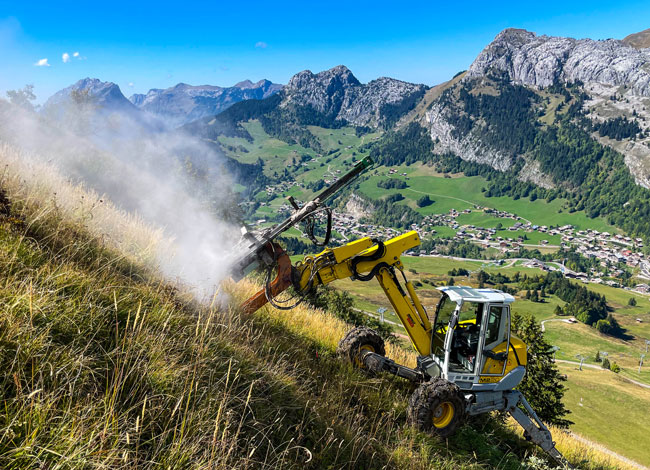4輪多関節型作業機械 スパイダー | 株式会社サナース