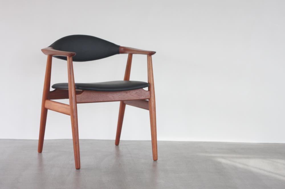 北欧家具ビンテージ/デンマーク製 Erik Kirkegaard 皮革張りアームチェア