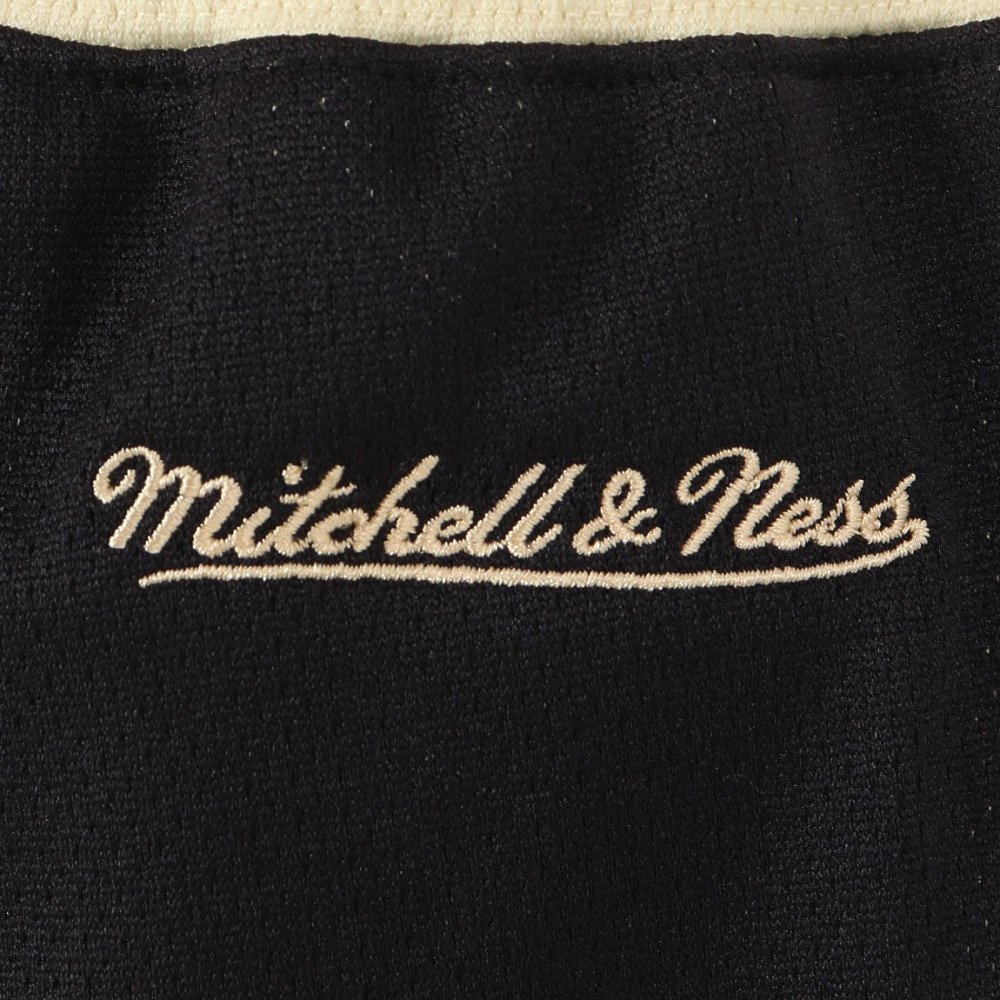 ミッチェルアンドネス（Mitchell&Ness）（メンズ）ハーフパンツ NBA