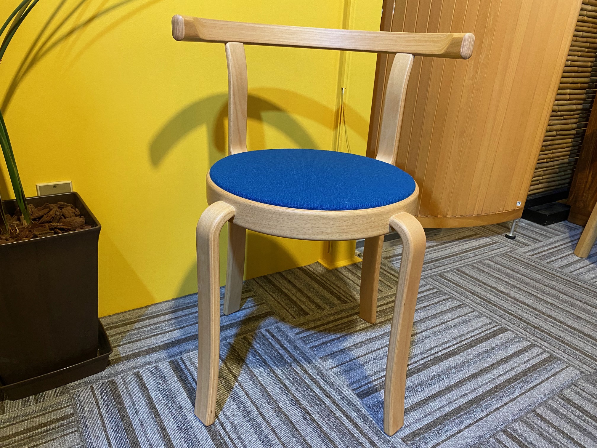 新品家具：マグヌスオルセンチェア1｜スーク