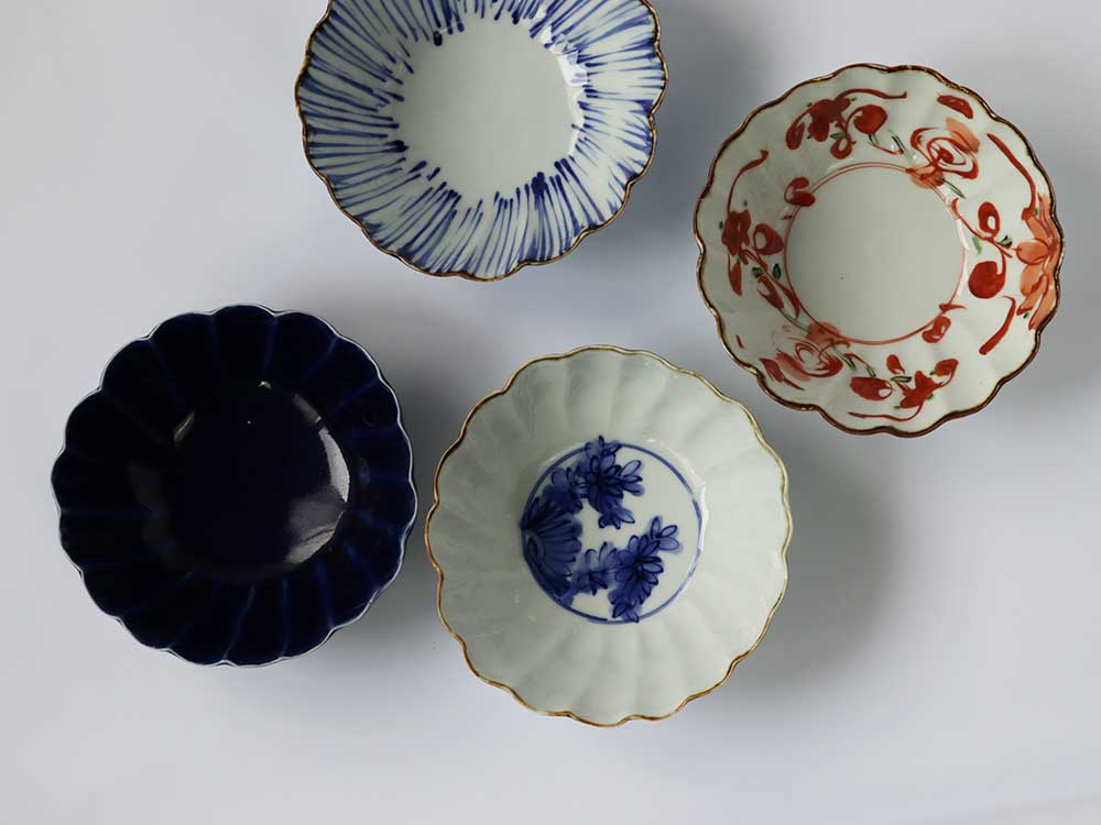 赤絵／染付 菊型深鉢 波佐見焼