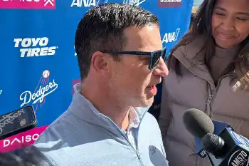 ドジャース・ブルージェイズ＞始球式に登場したコービー・ブライアント