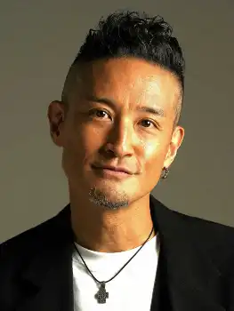 柔らかな笑顔でカメラを見つめる松岡昌宏（撮影・木村 揚輔