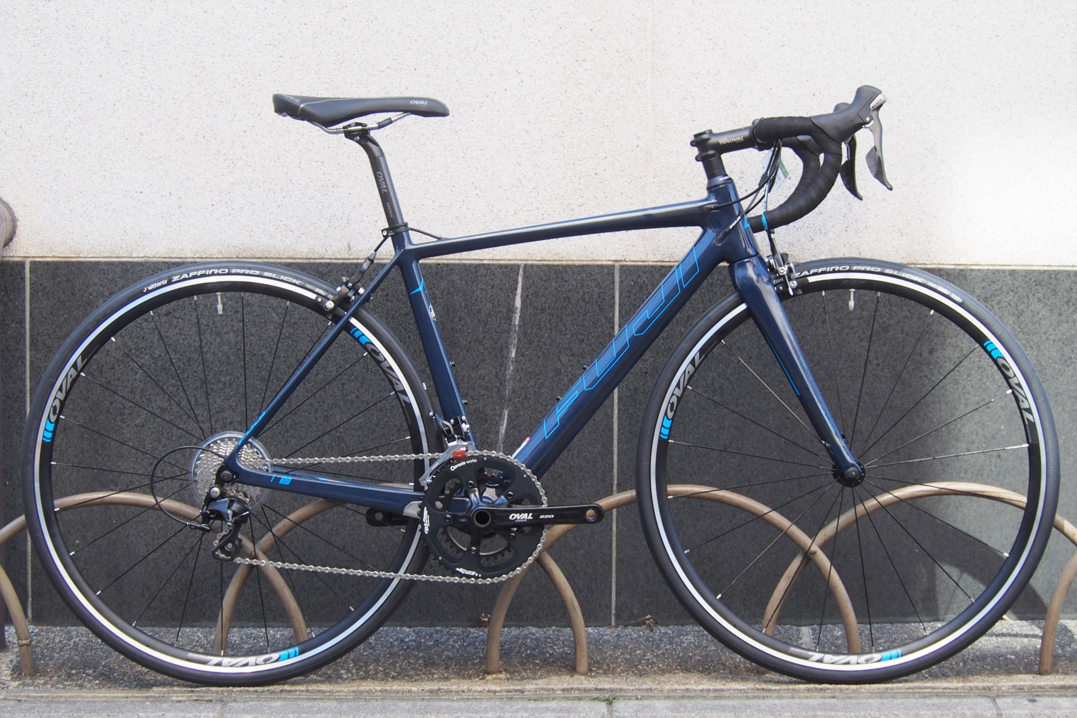 BLOG クラストップレベルの軽量フレーム完成車がアウトレットで