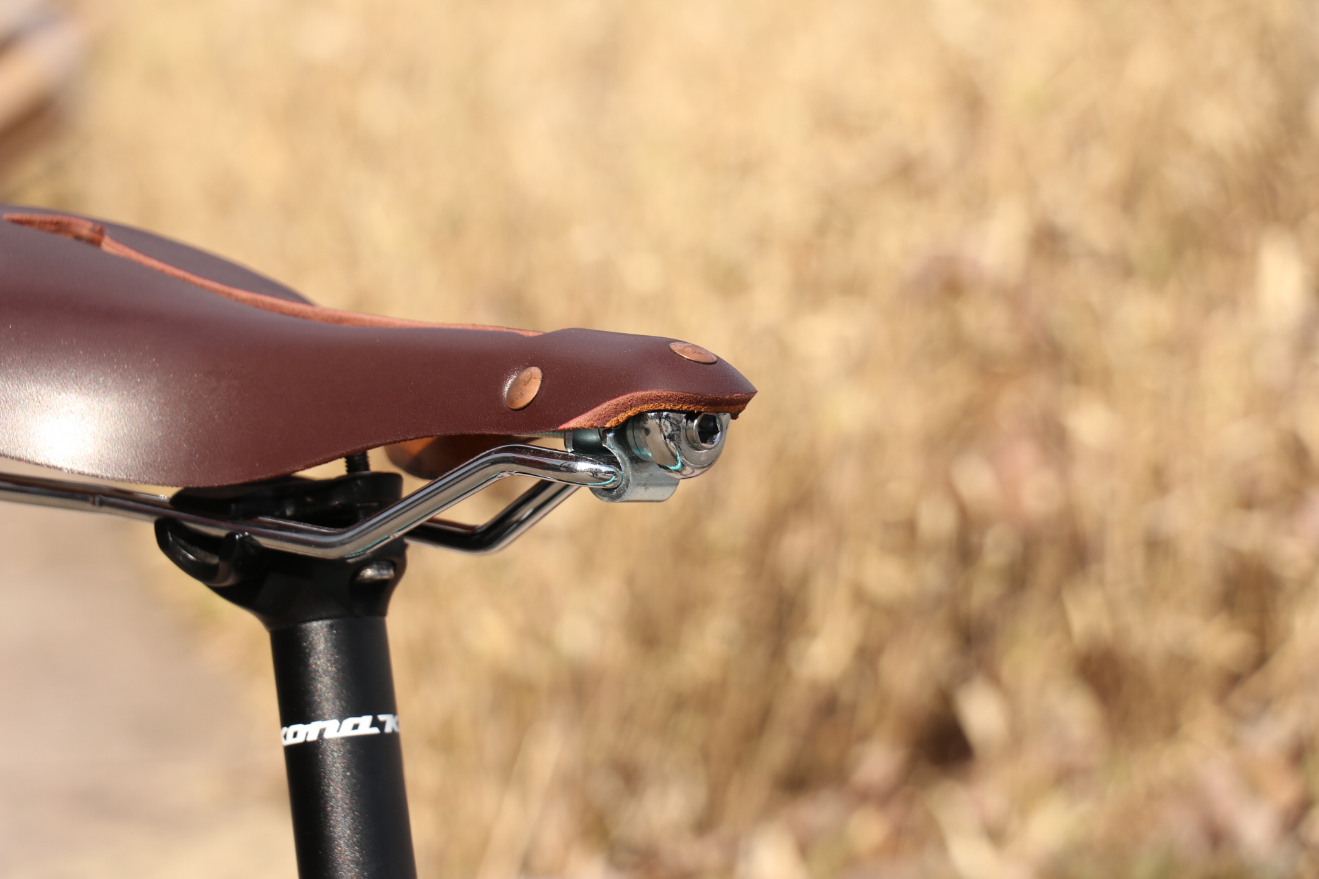 BLOG 買ったその日から最上級の乗り心地と味わい深いレザーサドル