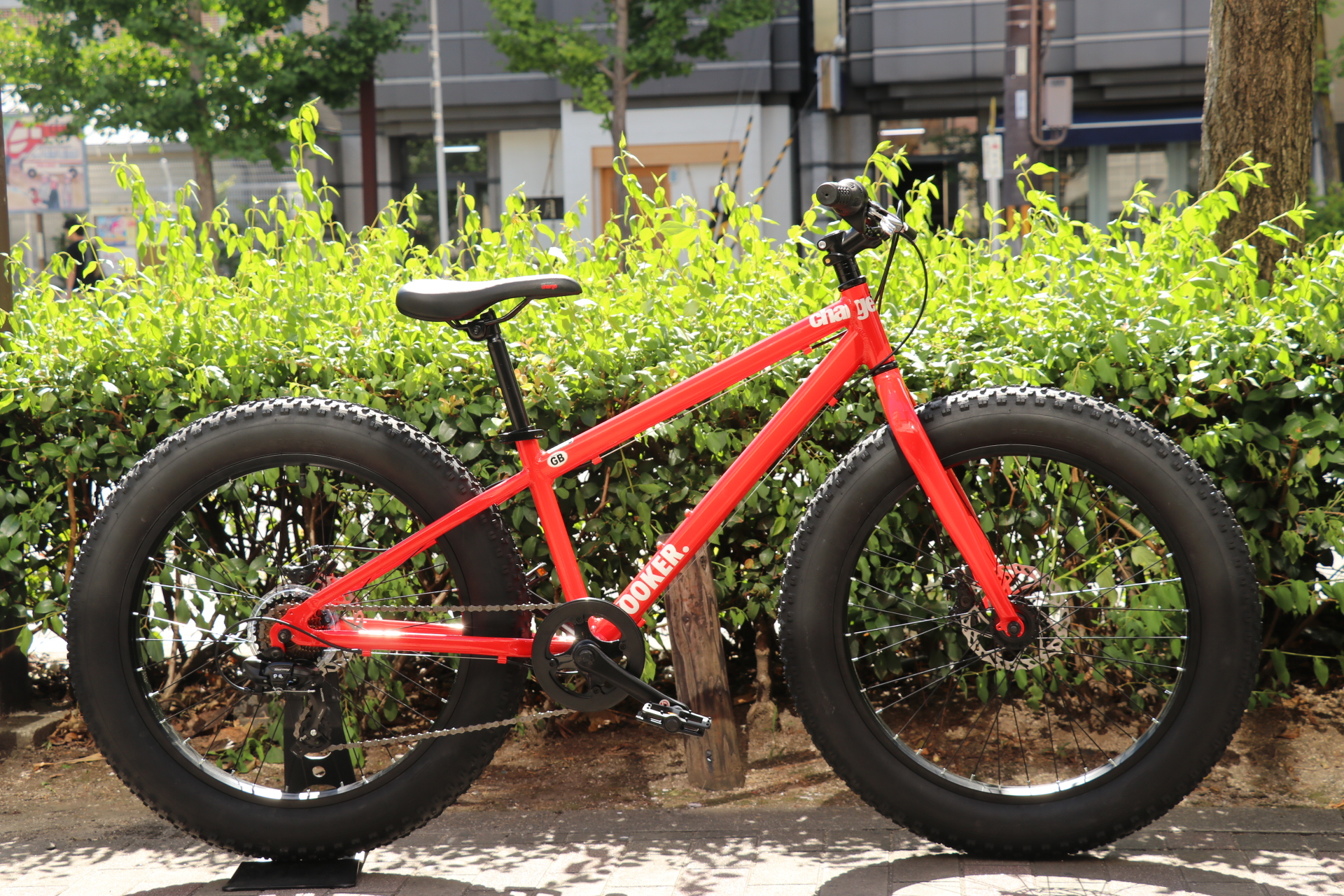 BLOG 【SALE!!情報】オシャレなデザインと4インチのファットタイヤが