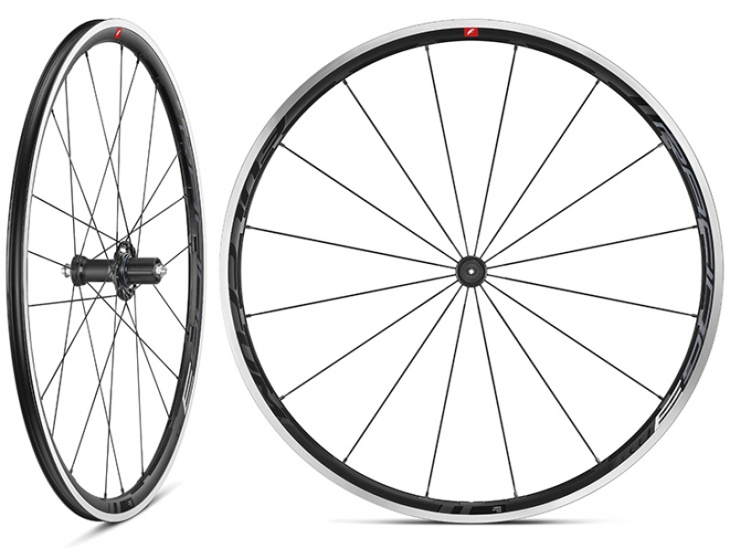 BLOG ロードバイクカスタムにオススメ！大幅に進化した【 FULCRUM