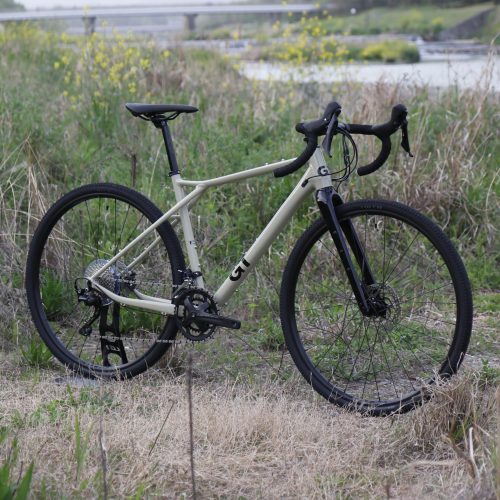 BLOG 【型落ちセール！】実走派にこそおすすめしたいグラベルロード