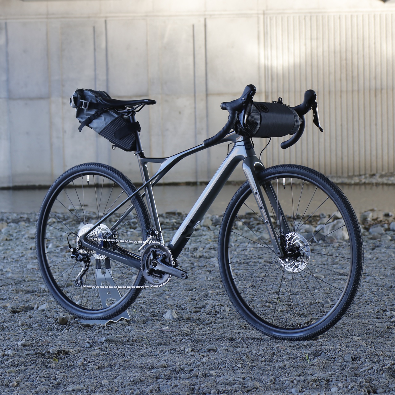 BLOG 【在庫SALE】ギミック満載カーボングラベルが30％オフ！！【GT