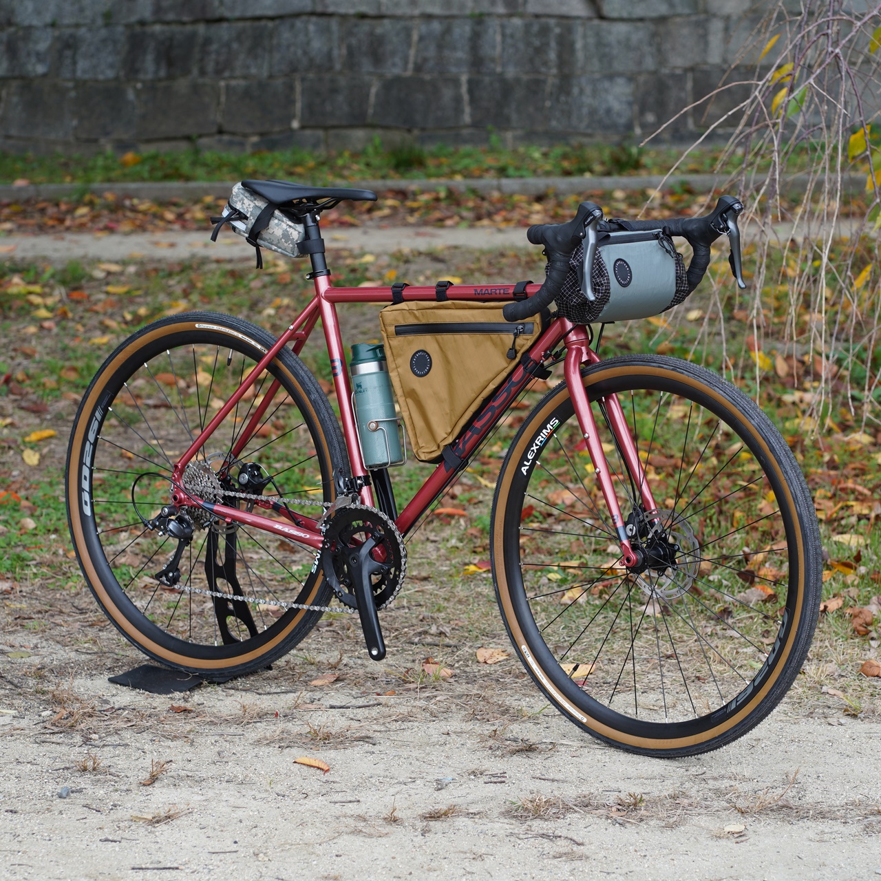 BLOG 【型落ちセール！】オンロードも楽しいハイコスパクロモリ