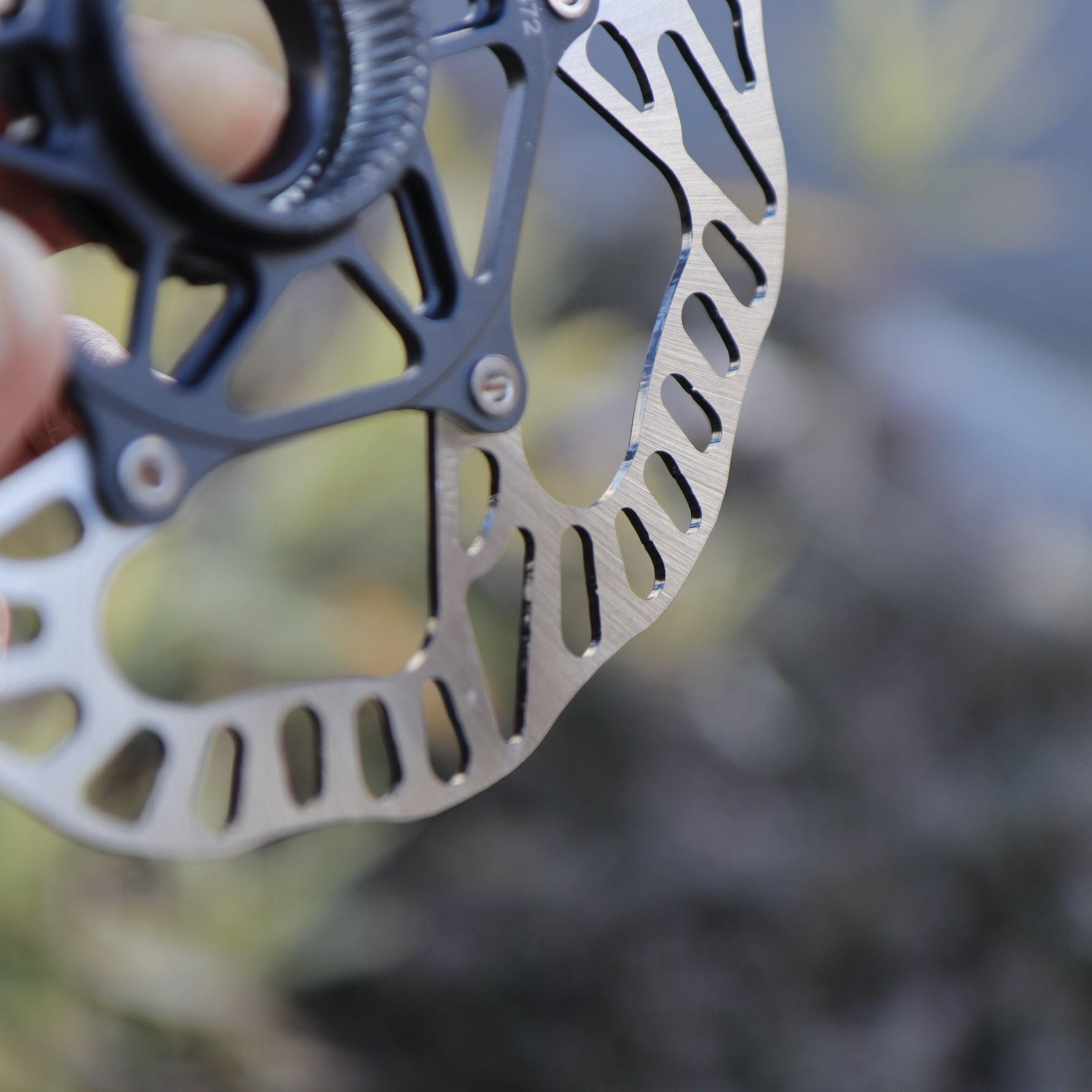 BLOG クリアなタッチでコントローラブル!!モーターサイクルで培った